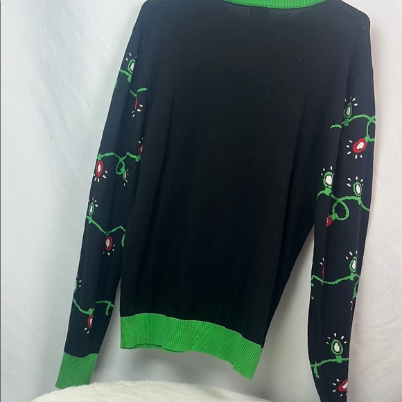 Friends Central Perk Holiday ugly Christmas Sweater Large Black, red and Green - Picture 5 of 7